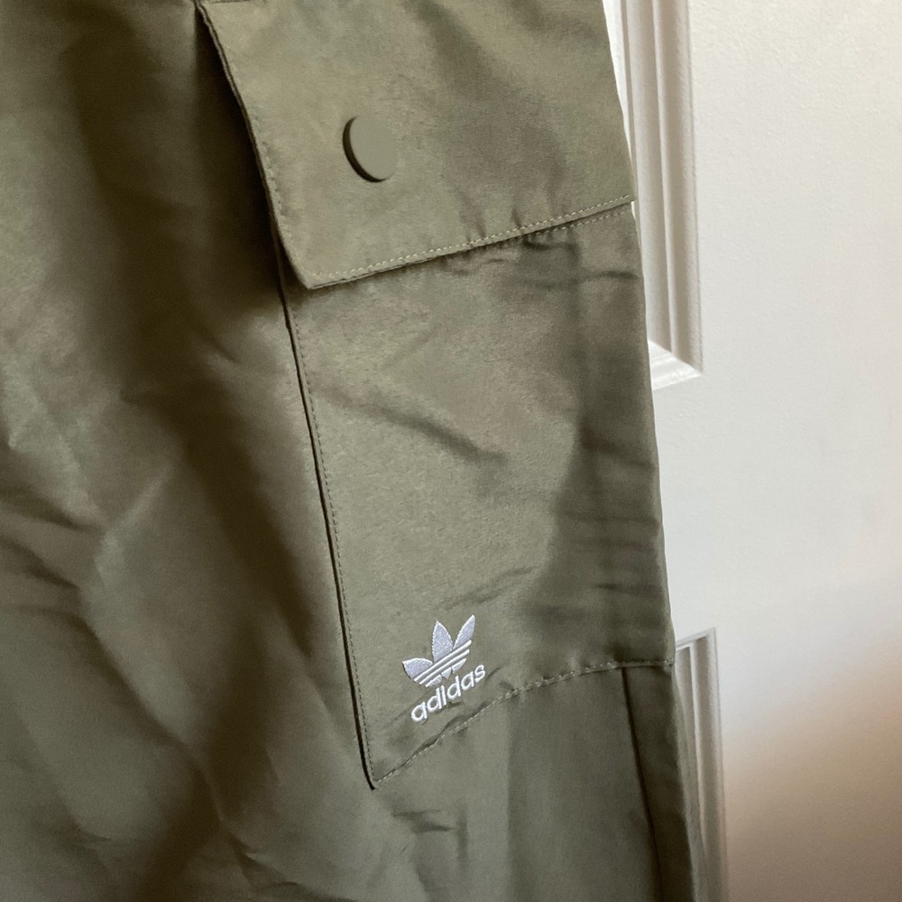 Adidas Women's Wide Leg Green Cargo Pants - Size Small - Streetwear Athleisure - Picture 3 of 9